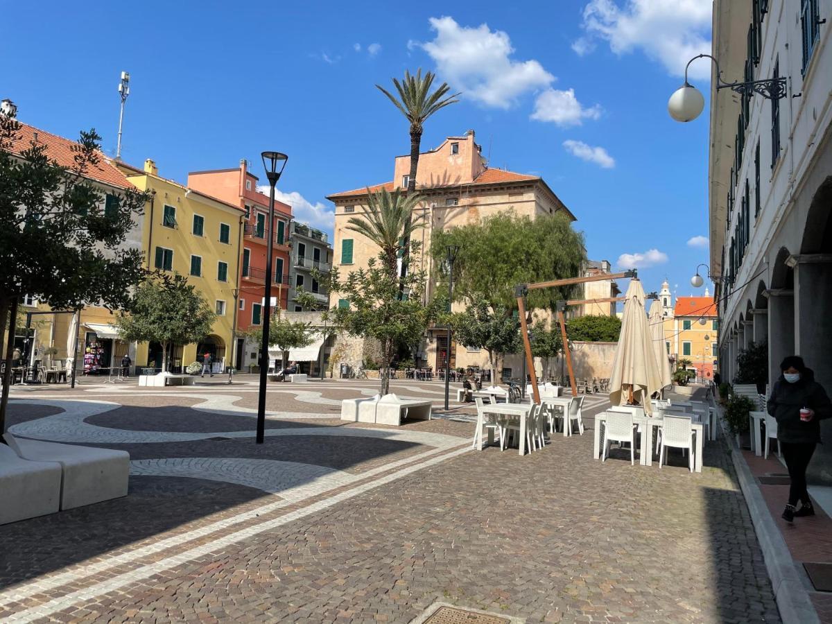 Appartamento Stella Marina In Pieno Centro Di Pietra Ligure Sulla Passeggiata E A Un Passo Dal Mare Exterior foto